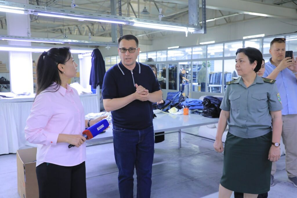 photo_2026-04-29_15-36-53-1024x682 В Бухарской области таможенным управлением был проведён пресс-тур с участием представителей средств массовой информации, посвящённый возможностям, созданным для экспортёров.