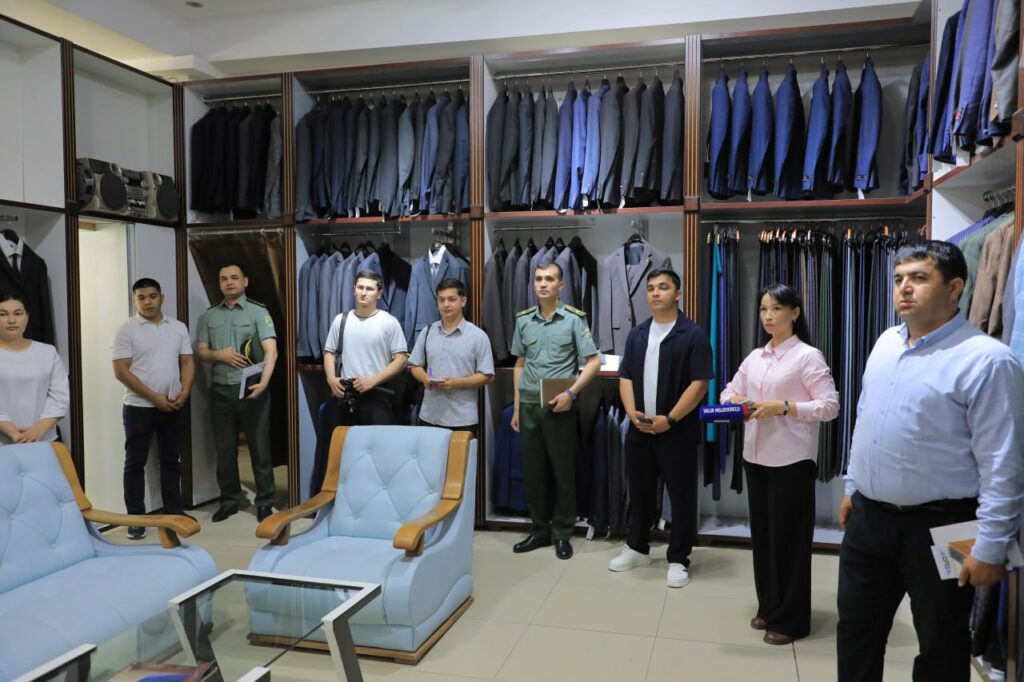 photo_2026-04-29_15-44-29-1024x682 В Бухарской области таможенным управлением был проведён пресс-тур с участием представителей средств массовой информации, посвящённый возможностям, созданным для экспортёров.