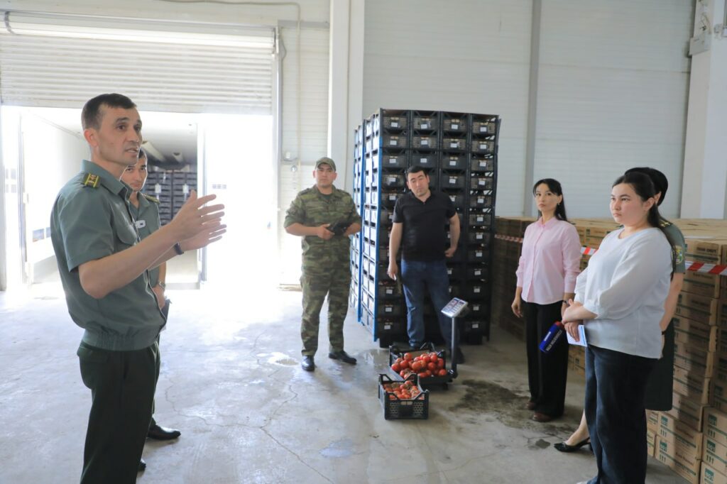 photo_2026-04-29_15-44-30-1024x682 В Бухарской области таможенным управлением был проведён пресс-тур с участием представителей средств массовой информации, посвящённый возможностям, созданным для экспортёров.